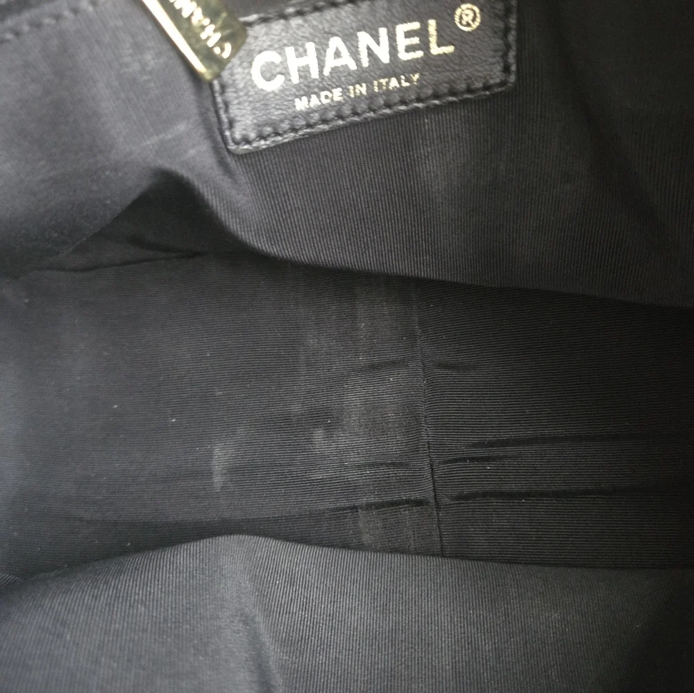 Chanel Vintage Caviar Petite Timeless Shopper Tote – Black